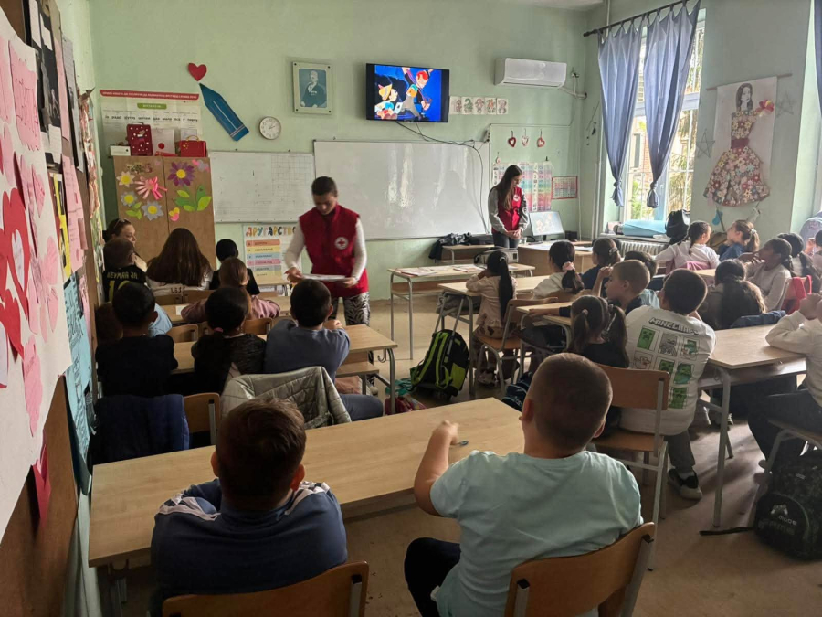 Поводом Европског дана борбе против трговине људима (18. октобар), посетили смо ОШ „Јован Јовановић Змај“!